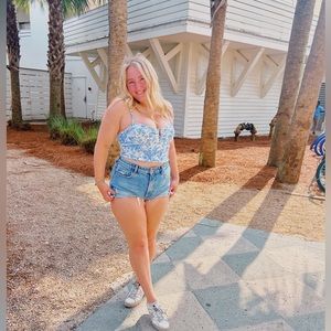 Meet your Posher, Emery